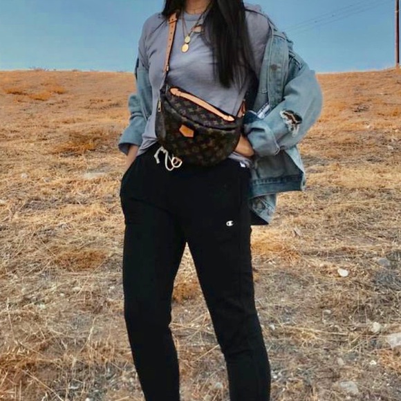 💔LOUIS VUITTON BUM BAG💔 - Picture 7 of 8